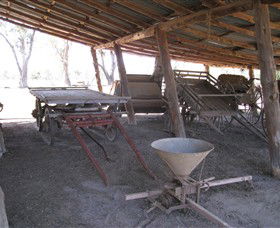 Savernake Day Tours - Accommodation Newcastle 6