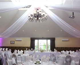 The Tangled Maze & Mistydowns Nursery - Accommodation Newcastle 7