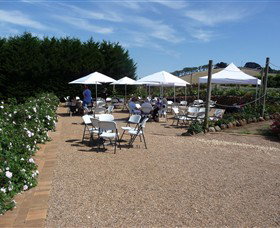 The Tangled Maze & Mistydowns Nursery - Accommodation Newcastle 6