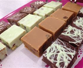 Taylors Sweets And Treats - Accommodation Newcastle 7