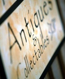 Mr Pickwicks Fine Old Books - Accommodation Newcastle 0