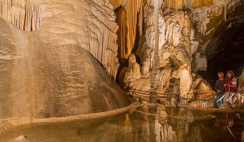Junction Cave - Accommodation Newcastle 0