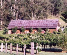 Undercliff Winery And Gallery - Accommodation Newcastle 0