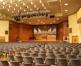Wollongong Town Hall - Accommodation Newcastle 0