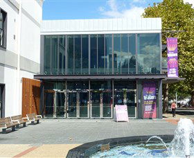 Wollongong Town Hall - Accommodation Newcastle 1