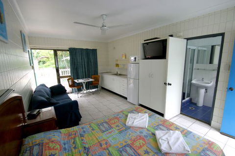 Tropical Palms Inn - Accommodation Newcastle 1