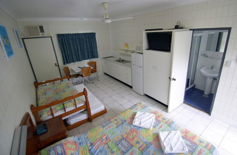 Tropical Palms Inn - Accommodation Newcastle 3
