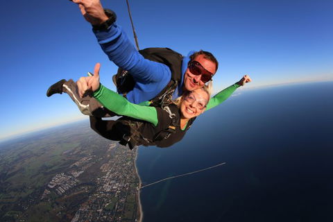 Skydive Geronimo - Accommodation Newcastle 7