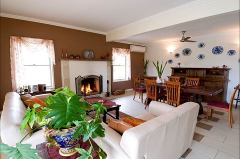 Villa Cavour Bed And Breakfast - Accommodation Newcastle 5