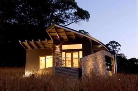 The Buckland - Studio Retreat - Accommodation Newcastle 0