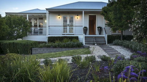 The Summer House - Accommodation Newcastle 0