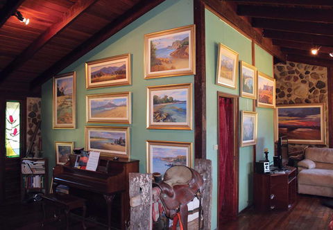 Rossiters’ Paintings - Accommodation Newcastle 2