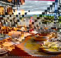 WEEKEND LOVERS Yarra Valley Wine Tour Departing from Melbourne - Weekends Only - Accommodation Newcastle