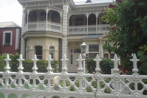 Adelaide Walking Tour: East End Escapade - Accommodation Newcastle 2