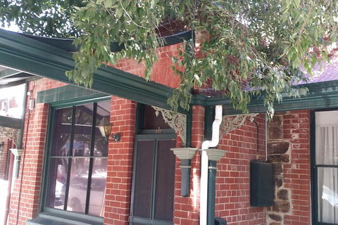Adelaide Walking Tour: East End Escapade - Accommodation Newcastle 3
