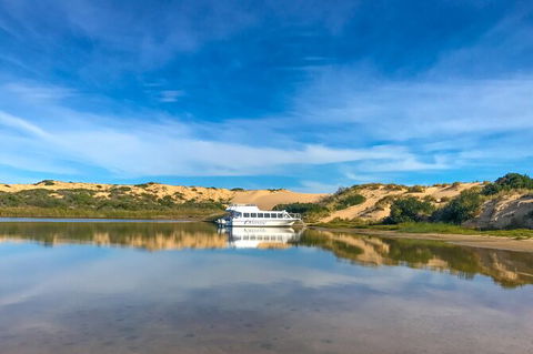 Coorong Adventure Cruise - Accommodation Newcastle 2