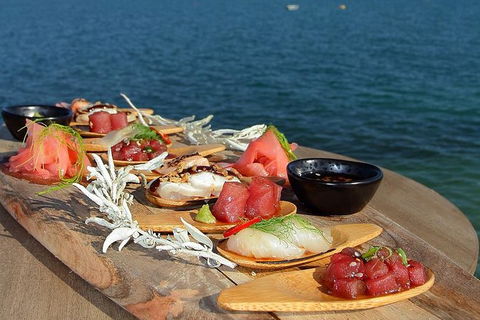 Island Discovery Package - Aquarium Swim & Seafood Tasting Platter - Accommodation Newcastle 0