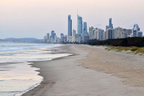 Luxury Brisbane Airport Transfers To And From Surfers Paradise For 2 Person - Accommodation Newcastle 1