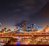 Brisbane Airport to and from Brisbane CBD for 7 ppl - Accommodation Newcastle