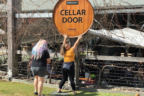 Sirromet Winery All Inclusive Lunch @ Lurleens, Tour, Tastings And Transfers - Accommodation Newcastle 1