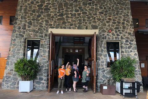 Sirromet Winery All Inclusive Lunch @ Lurleens, Tour, Tastings And Transfers - Accommodation Newcastle 2