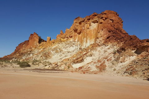 Chambers Pillar And Rainbow Valley 1 Day 4WD Tour - Accommodation Newcastle 3