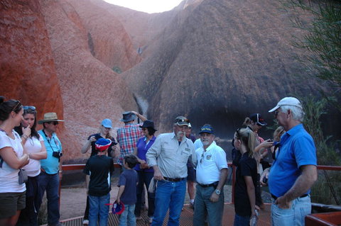 Uluru (Ayers Rock) And The Olgas Tour Including Sunset Dinner From Alice Springs - Accommodation Newcastle 6