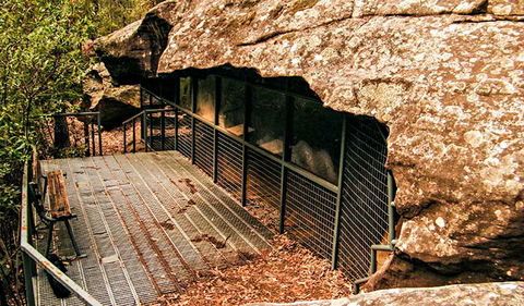 Red Hands Cave Walking Track - Blue Mountains National Park - Accommodation Newcastle 0