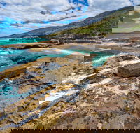 Singing Stones Beach - Accommodation Newcastle