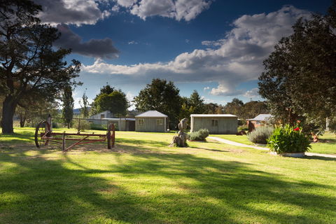 Strathnairn Arts - Accommodation Newcastle 2