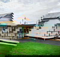 The Old Injune Courthouse and Museum - Accommodation Newcastle