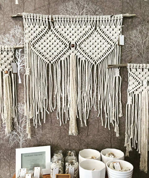 Under The Oak Handmade Gallery And Gifts - Accommodation Newcastle 2