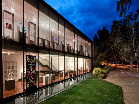 Wagga Wagga Art Gallery - Accommodation Newcastle 2