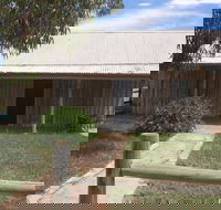 Early Settlers Cottage Solly's Hut - Accommodation Newcastle