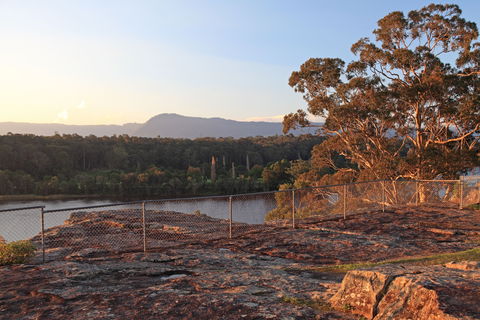 Hanging Rock - Accommodation Newcastle 1