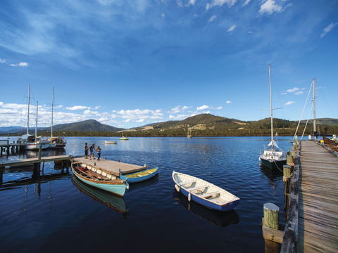 Huonville - Accommodation Newcastle 2