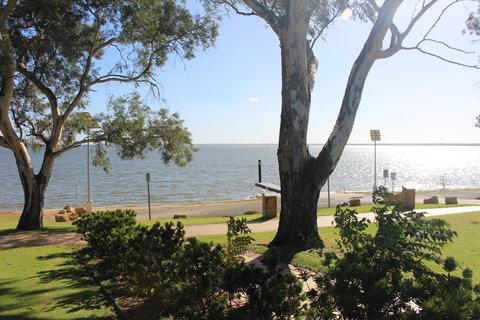 Lake Bonney - Accommodation Newcastle 2