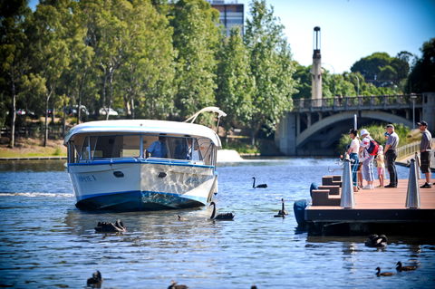 Torrens River Sightseeing Cruise On The Popeye - Accommodation Newcastle 1