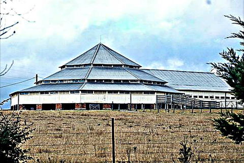 Deeargee Woolshed - Accommodation Newcastle 0