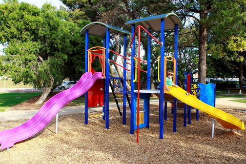 Old Gum Tree Reserve - Accommodation Newcastle 0