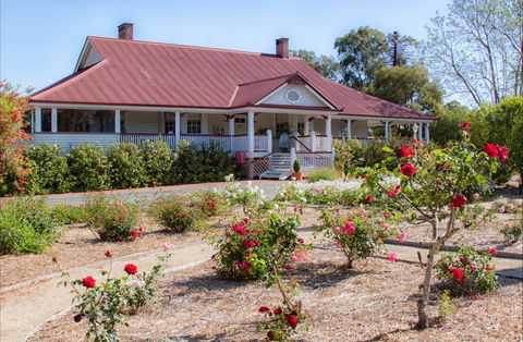 Ringsfield House, Nanango - Accommodation Newcastle 0