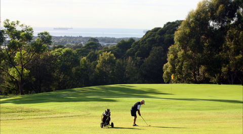 The Vale Golf Course - Accommodation Newcastle 1