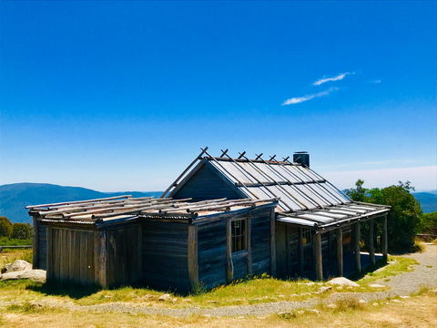 Craig's Hut - Accommodation Newcastle 0