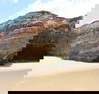 Shelley Caves - Accommodation Newcastle