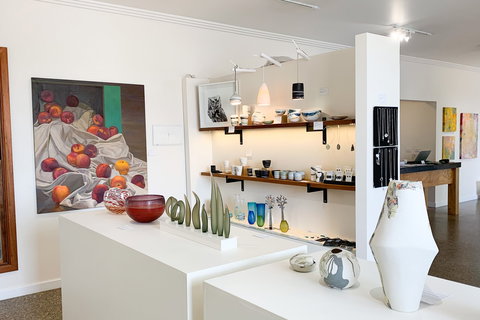 Suki And Hugh Gallery - Accommodation Newcastle 2