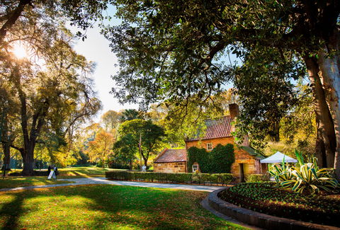 Cooks' Cottage - Accommodation Newcastle 2