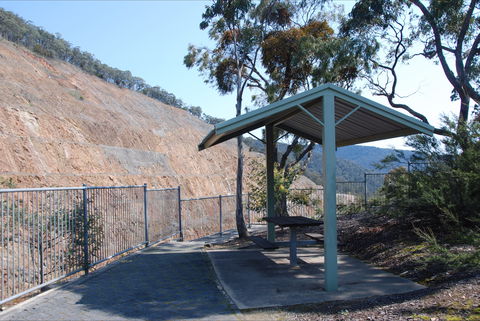 Dartmouth Dam Wall Picnic Area - Accommodation Newcastle 1