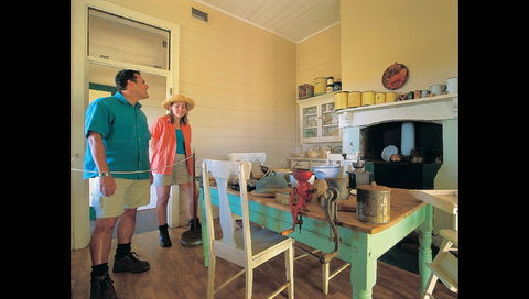 Lighthouse Keeper's Cottage Museum - Accommodation Newcastle 0