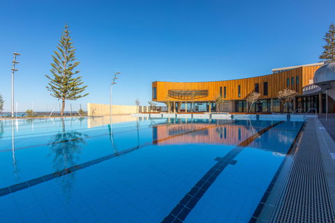 Scarborough Beach - Accommodation Newcastle 1