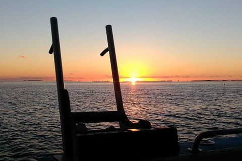 Sunset Geraldton Harbour Cruise - Accommodation Newcastle 2
